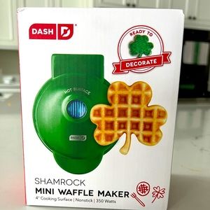 Dash Mini Shamrock Waffle Maker